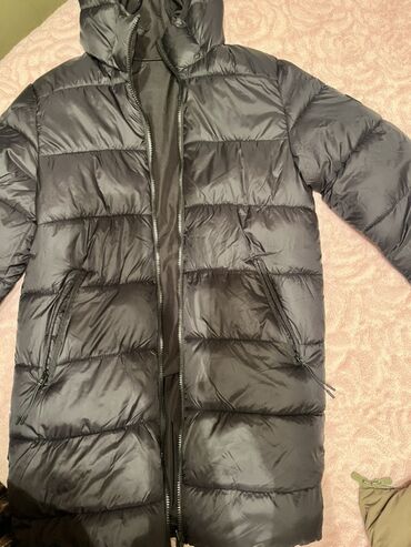 qaqa geyimi: PULL&BEAR uzun qış parkası – qara rəng.12-13 yasa uygundur iki