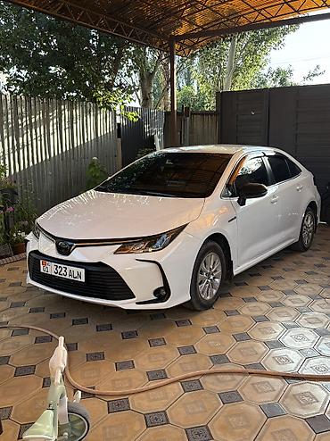 Toyota Corolla: 2019 г., 1.8 л, Автомат, Бензин, Седан