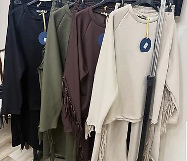 shoes: Komplet trenerke gornji i donji deo sa resama na rukavima i — 2