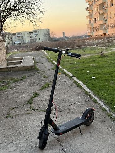 Elektrikli samokatlar: Elektrik skuter – qara rəng - Şəhər içi rahat hərəkət üçün yığcam — 4