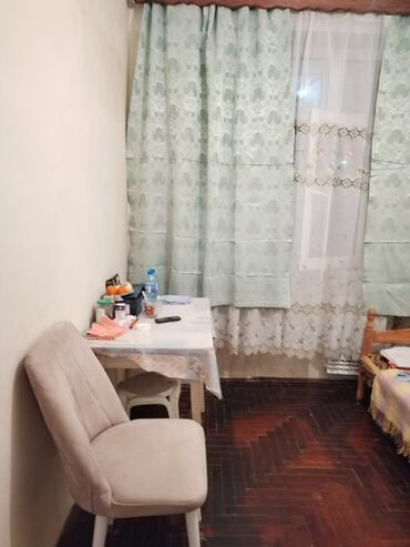 Uzunmüddətli kirayə mənzillər: Bineqedide azadliq metrosuna yaxin 5/1 mertebesi de 1 otaqli ev 300 — 1