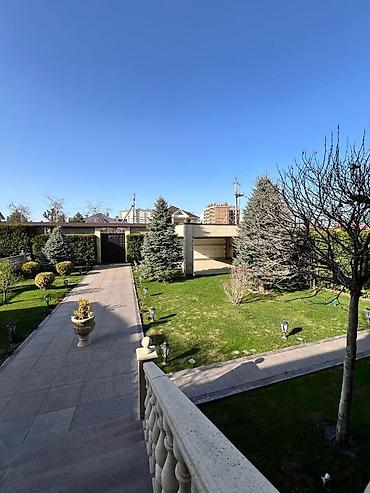 Продажа коттеджей и домов: 5 и более комнат, 500 м², Бишкек, Арча-Бешик ж/м Риэлтор — 3