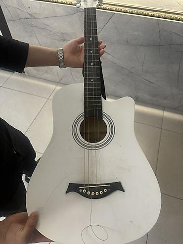 esp ltd: Акустическая гитара белого цвета с вырезом (cutaway) для удобного — 3