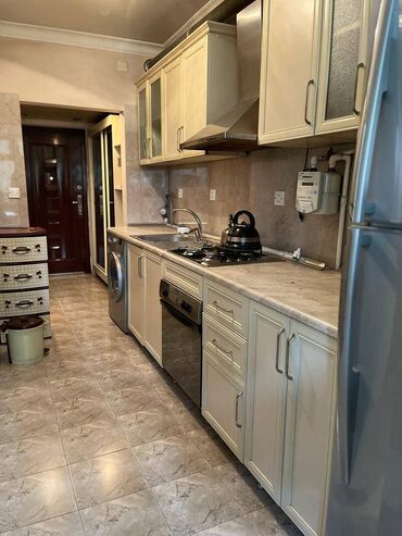 Uzunmüddətli kirayə mənzillər: Yasamal rayonu,Nəriman Nərimanov heykəlinin yanı, İçərişəhər metro — 4