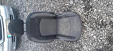 golf 2 1.8 benzin: DESNO SEDISTE KAO NOVO ZA PEUGEOT 206 | treba oprati sediste inace — 1
