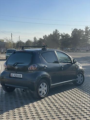 рефрижератор продажа: Toyota Aygo: 2010 г., 1 л, Механика, Бензин, Хэтчбэк — 4