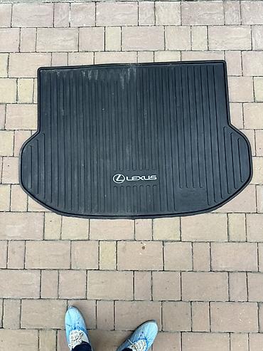 Продаю Оригинальный резиновый коврик в багажник на Lexus NX 200/300. В