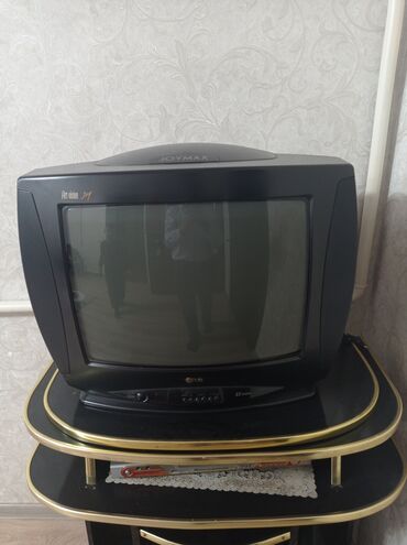 линолеум на авто: Оригинал телевизор LG вместе с тунбочкой
3 тыс