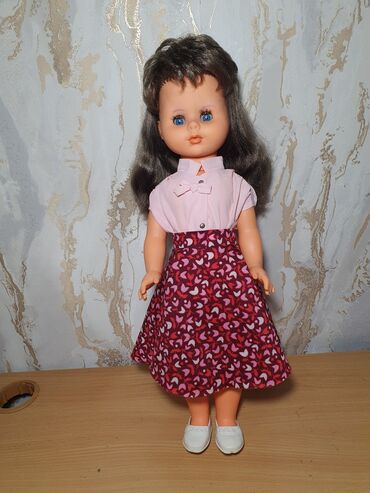 Игрушки: Продаю куклу ГДР в отличнлм состоянии. высота 50 см, одежда родная