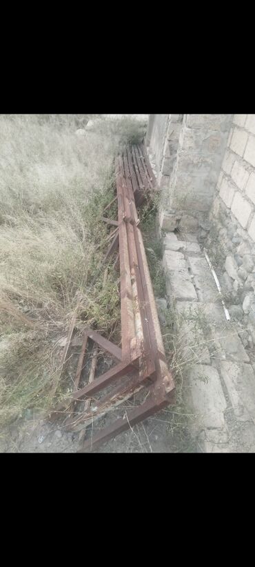 blok kerpic qiymeti: Ferma 8əd.Biri 88azn.75lik rus uqolnikiylədi. 5 ədədi 5 metralıqdı, 3
