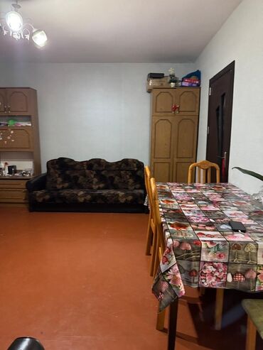 Uzunmüddətli kirayə mənzillər: Xanım ev yoldaşı axtarılır. Mənzil Bakıxanov qəsəbəsində mərkəzi yola — 5