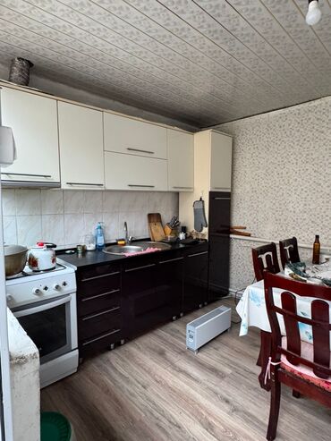 Продажа домов: Полдома, 100 м², 5 комнат, Риэлтор, Старый ремонт — 5