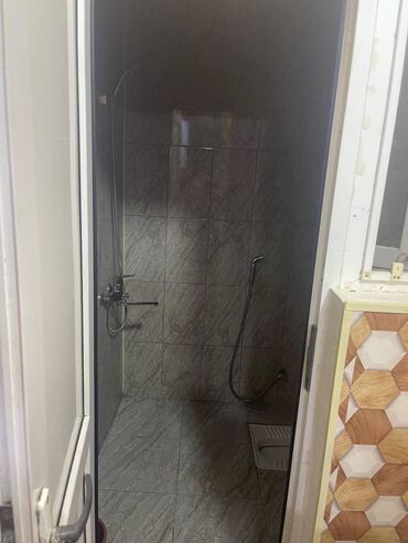 memar ecemi ev: 55 kv. m, 3 otaqlı, Kombi, Qaz, İşıq