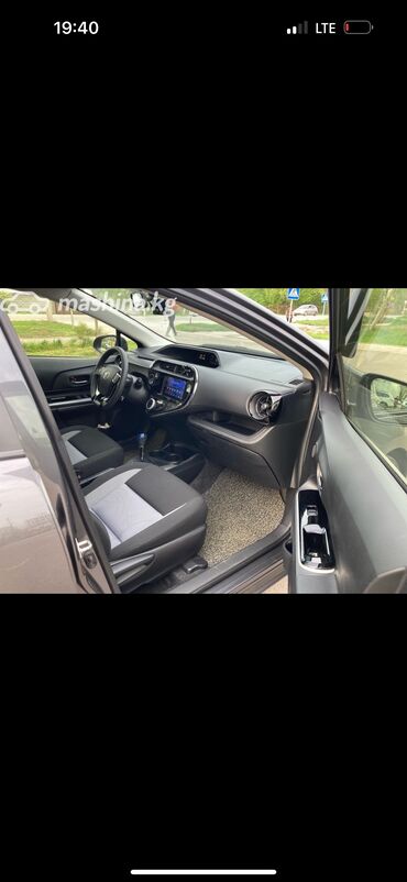 Toyota: Toyota Prius: 2018 г., 1.5 л, Автомат, Гибрид, Хэтчбэк