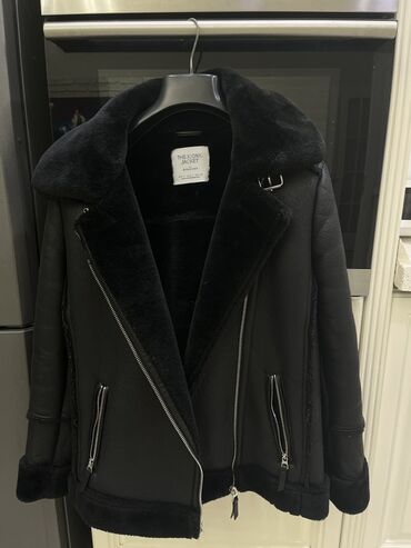 кожаная куртка женская: Dəri kurtka, Stradivarius, S