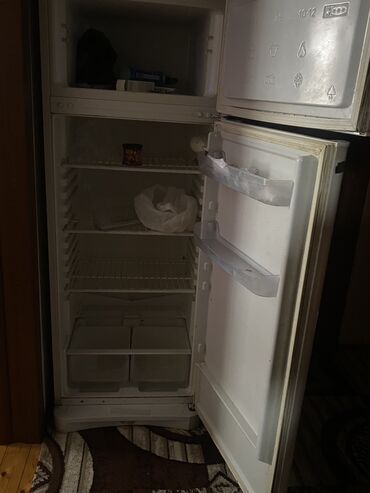 teze soyuducular: Б/у 2 двери Indesit Холодильник Продажа, цвет - Бежевый