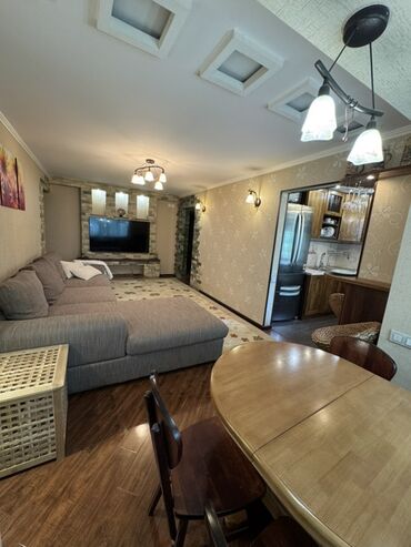 дом с бассейном: 4 комнаты, 98 м², 104 серия, 4 этаж, Дизайнерский ремонт