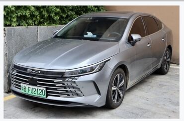 BYD Destroyer 05 modeli Waze,Yango,Google Chrome programlarinin