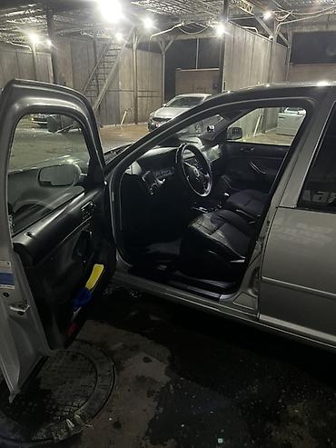 битые машины продажу: Volkswagen Golf: 2002 г., 1.6 л, Механика, Бензин, Хэтчбэк — 5