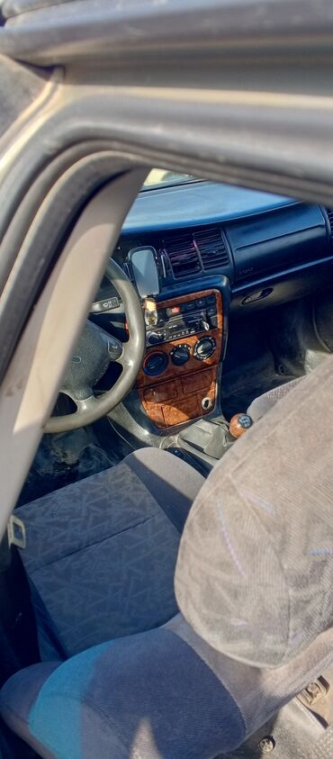 Opel: Opel Vectra: 2 l | 1996 il Sedan — 15