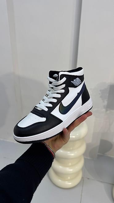 Кроссовки и спортивная обувь: Продаю оптом, качественная женская обувь. Разных моделей и размеров — 2