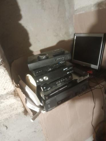 Другие ТВ и видео товары: Köhnə elektronika dəsti – bir yerdə Dəstəyə daxil olanlar: - LCD — 2