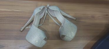 женские сандали adidas adilette: Размер: 39, Б/у