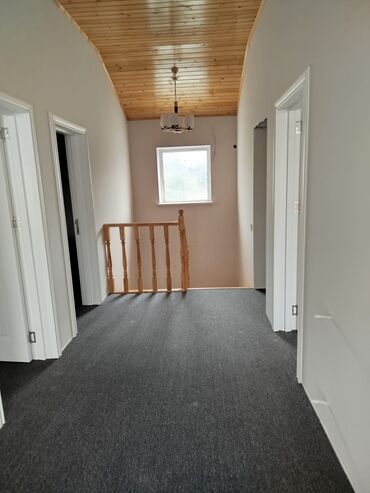 Həyət evləri və villaların satışı: İki mərtəbəli fərdi yaşayış evi - Memarlıq: Sarı fasadlı, simmetrik — 15