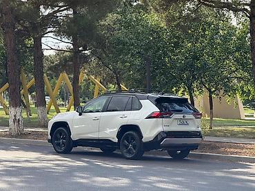 корай 5: Toyota RAV4: 2021 г., 2.5 л, Вариатор, Гибрид, Кроссовер — 7