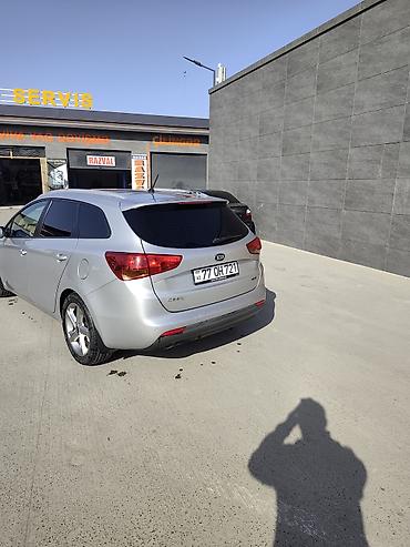 Kia: Kia Ceed: 1.4 l | 2013 il Universal — 3