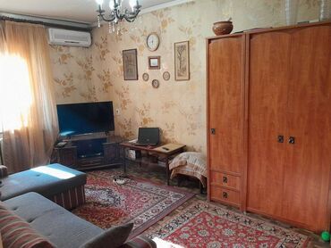 Продажа домов: 1 комната, 34 м², Индивидуалка, 4 этаж, Старый ремонт