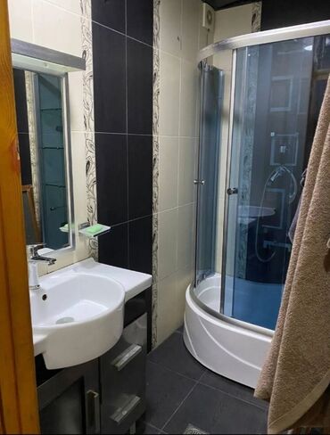 Uzunmüddətli kirayə mənzillər: Ev Həzi Aslanov metro terefde yerləsir ailəyə və xanımlar verilir evdə -da lalafo.az — 4 Uzunmüddətli kirayə mənzillər: Ev Həzi Aslanov metro terefde yerləsir ailəyə və xanımlar verilir evdə — 4