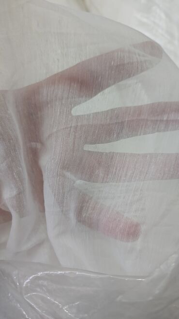 Pərdə və tüllər: Bu şəffaf tül pərdə parçası evinizə və ya ofisinizə zəriflik qatır — 10