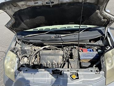 чери: Honda Mobilio: 2006 г., 1.5 л, Автомат, Бензин, Минивэн — 10