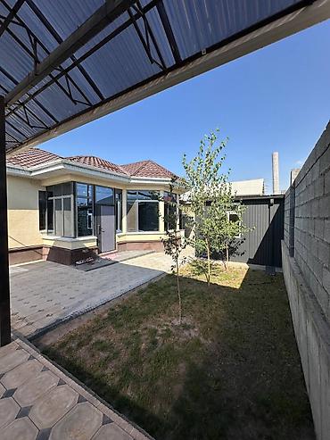 Продажа коттеджей и домов: 5 комнат, 200 м², 4 соток, Бишкек, Ак-Ордо 2 ж/м Собственник — 23