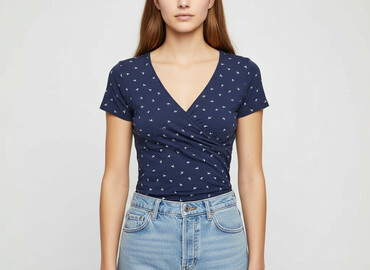 body z piórami zara: H&M, Women`s T-shirt, size S