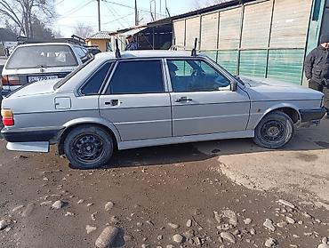 боковой: Audi 80: 1986 г., Седан — 3