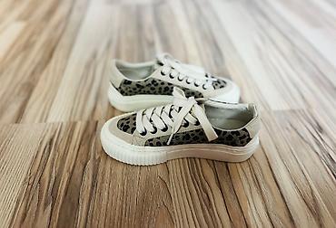 Детская обувь: Zara kids. 32 ölçüdür. 1 dəfə geyinilib. Əla vəziyyətdədir. Dəyərindən — 5