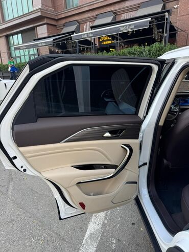 FAW: FAW Besturn: 1.5 l | 2024 il 7400 km Krossover — 10