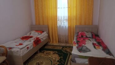 общага квартира: 25 м², С мебелью