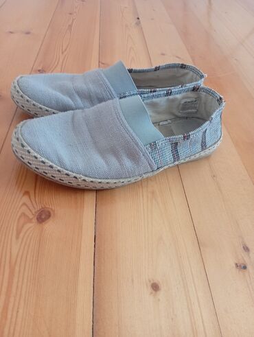 Ayaqqabılar: Açıq rəngdə, rahat slip-on espadrillər. Yüngül materialdan lalafo.az -da Ayaqqabılar: Açıq rəngdə, rahat slip-on espadrillər. Yüngül materialdan