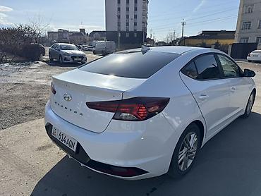 Hyundai: Hyundai Elantra: 2018 г., 2 л, Автомат, Бензин, Седан — 6