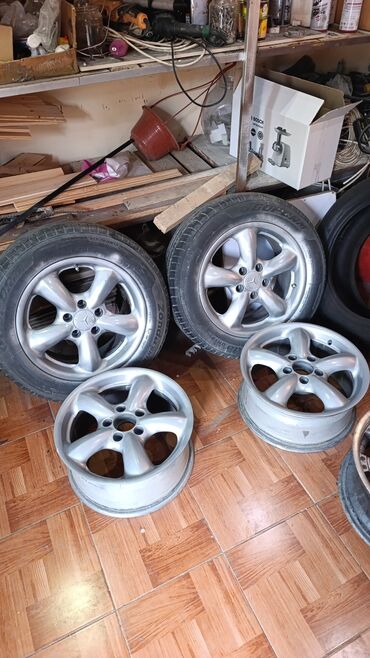 Kolpaklar: R16 disqiler cat svarkasiz usdunde iki dene teker var sekilde