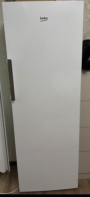 Техника и электроника: Морозильная камера Beko, вертикальная, белого цвета. Отдельностоящая — 1