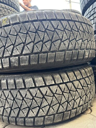 балон 235 60 18: Шины 235 / 60 / R 18, Зима, Б/у, Пара, Легковые, Bridgestone