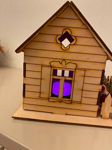 ev dizaynları kataloq: Dekorativ işıqlı taxta ev. 🏠✨ — 3