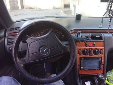 İnformatika: Mercedes-Benz A 210: 2.4 l | 1999 il Sedan