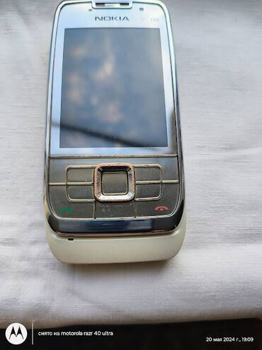 nokia 8600: Nokia E66, rəng - Ağ