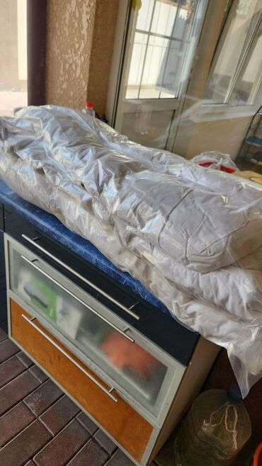 матрас одеяло: Продаю перину брали в валида магазине качественнаяно ошиблись