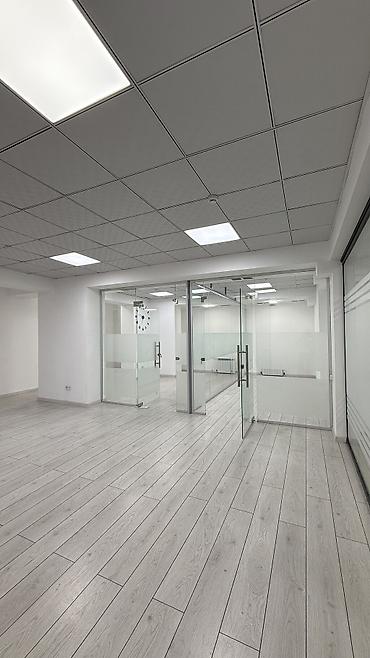 Коммерциялык мүлк: Ижарага Кеңсе бөлмөсү: 80 м², Бизнес борборунда, Ремонту менен — 2